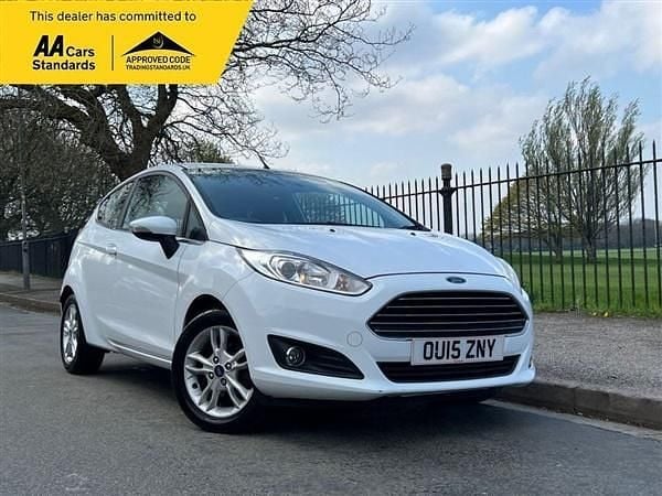 White Used 2015 Ford Fiesta Zetec Hatchback | £4,295 (Good price) - Image 1/4