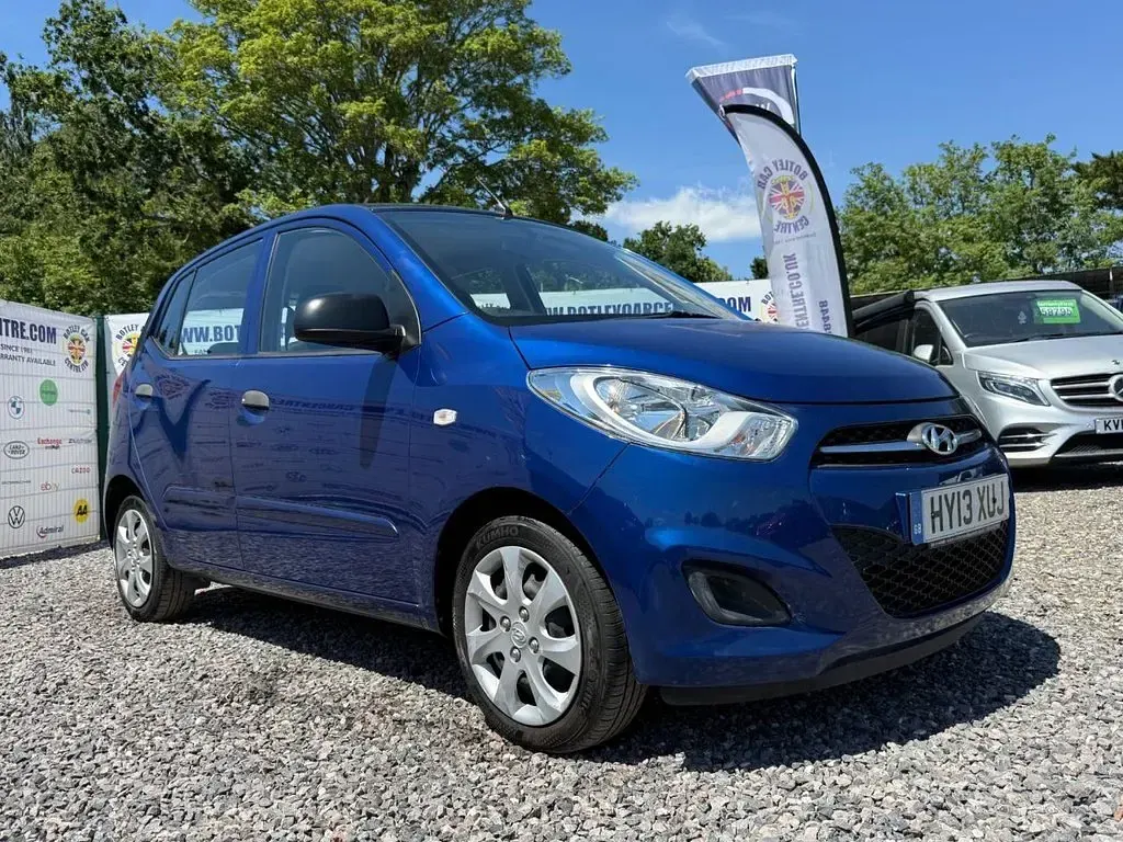 Used Hyundai i10 Classic 85 HP (62 kW) 2013 Blue Hatchback