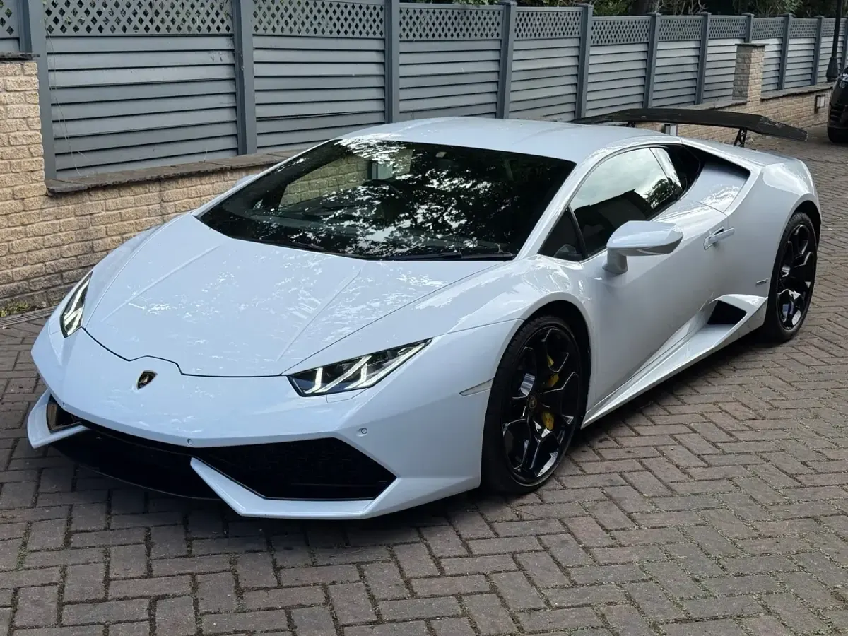 Used Lamborghini Huracán 610 HP (448 kW) 2015 White Coupe