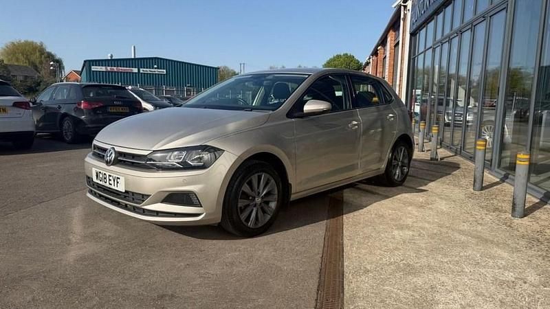 Używany VW Polo SE 95 KM (69 kW) 2018 Srebrny Hatchback