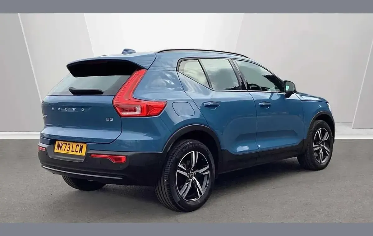 Used Volvo XC40 Plus 161 HP (118 kW) 2023 Blue SUV