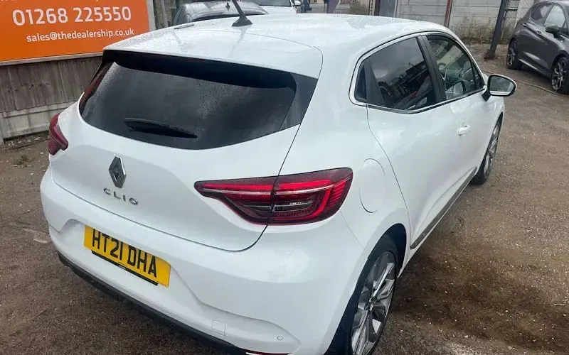Used Renault Clio Version S 101 HP (74 kW) 2020 White Hatchback