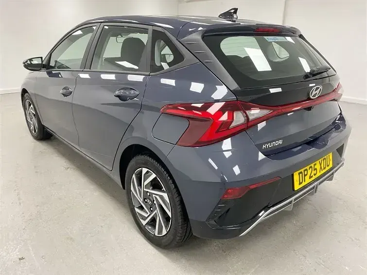 Used Hyundai i20 Advanced 90 HP (66 kW) 2025 Grey Hatchback