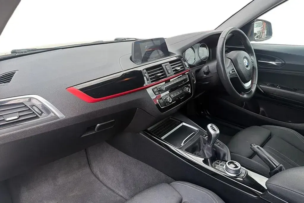 Used BMW 218 Sport Line 150 HP (110 kW) 2017 White Coupe