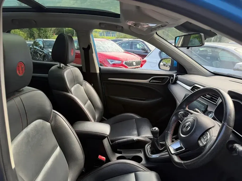 Used MG ZS Exclusive 111 HP (81 kW) 2023 Blue SUV