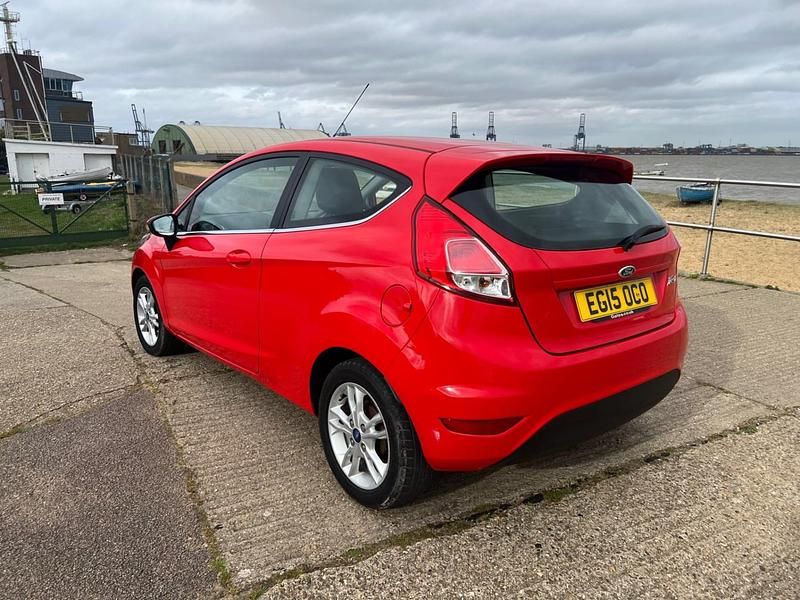 Used Ford Fiesta Zetec 2015 Red Hatchback