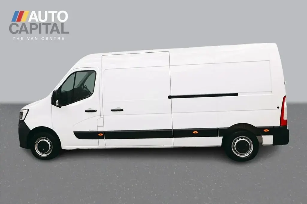 Used Renault Master Business 135 HP (99 kW) 2022 White MPV