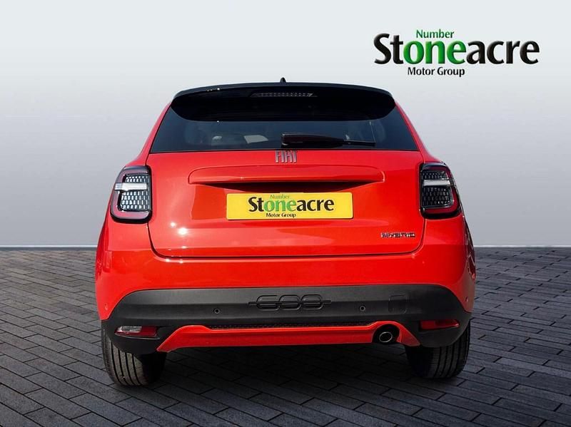 New Fiat 600 101 HP (74 kW) 2025 Orange SUV