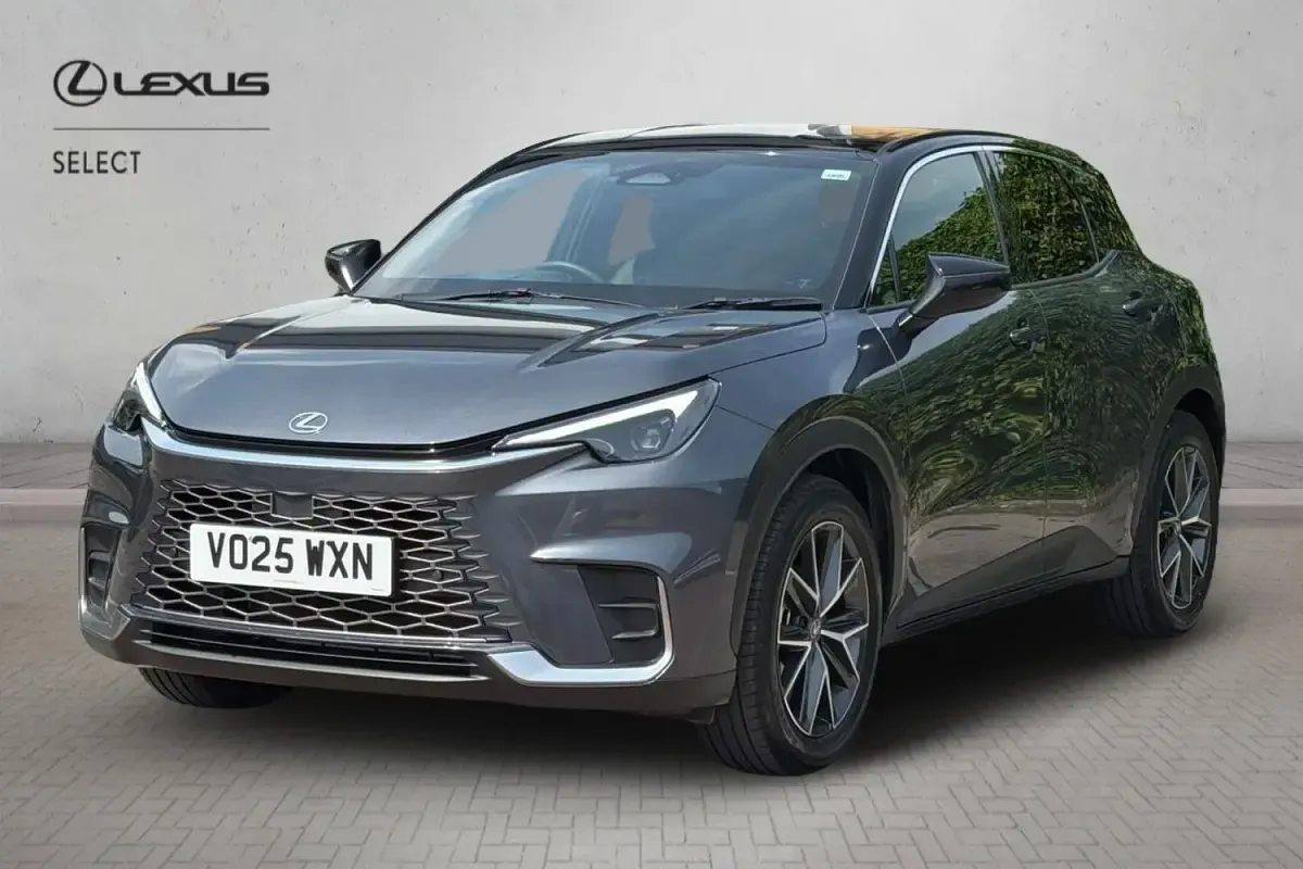 Used Lexus LBX 136 HP (100 kW) 2025 Grey/black SUV