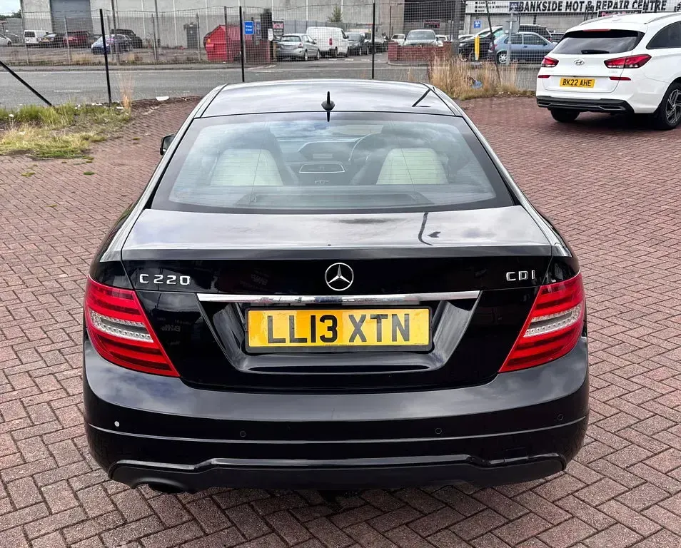 Used Mercedes C220 Executive 170 HP (125 kW) 2013 Black Coupe