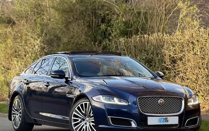 Used Jaguar XJ 306 HP (225 kW) 2019 Sedan