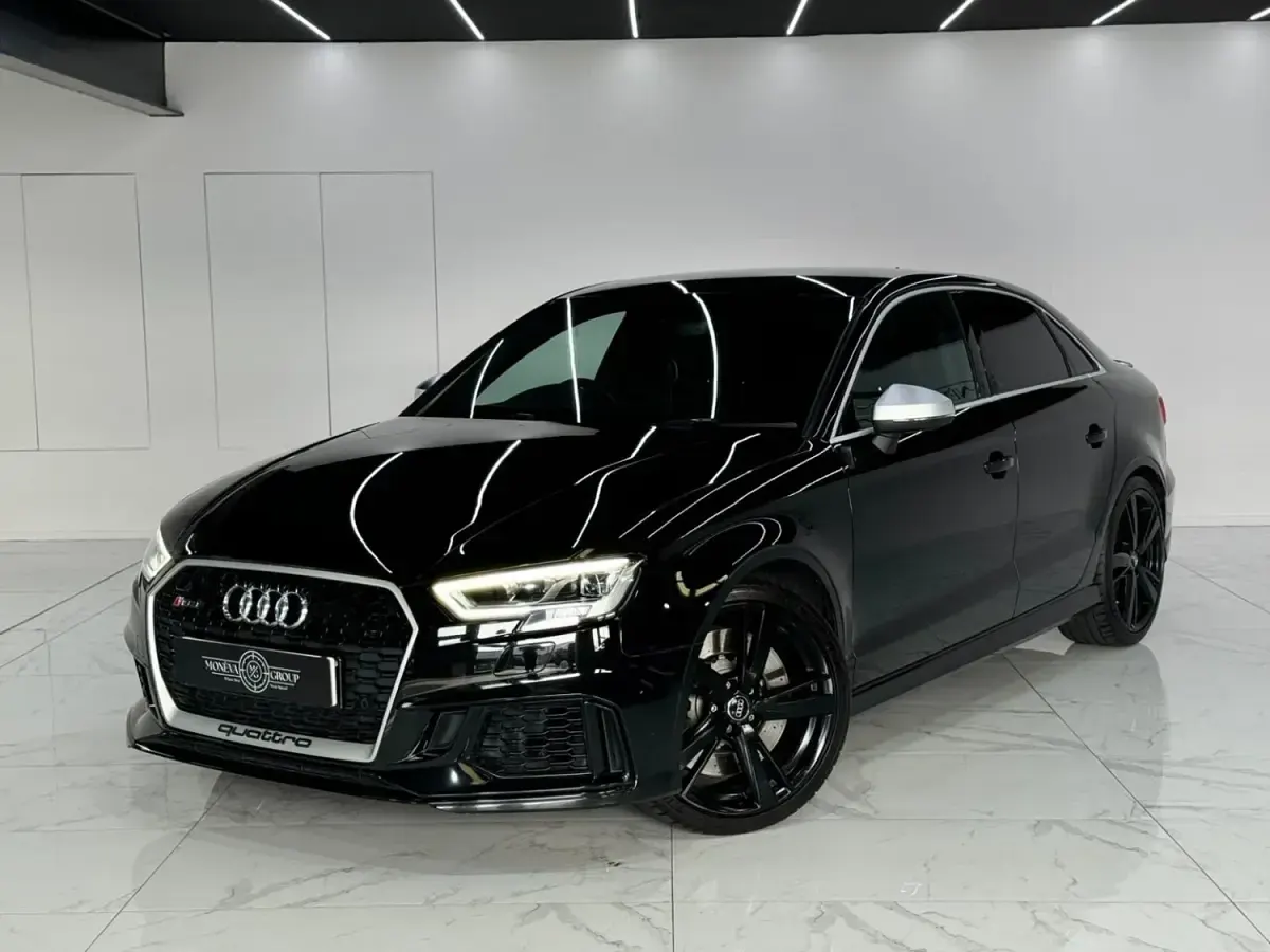 Usado Audi RS3 Design 400 HP (294 kW) 2017 Preto Sedan