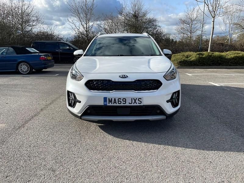 Used Kia Niro 139 HP (102 kW) 2019 White SUV