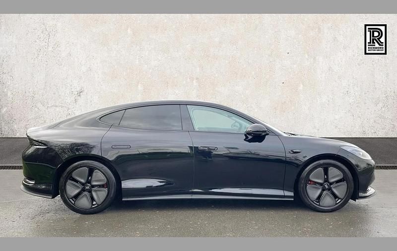 Used MG IM5 300 kW (408 HP) 2025 Black Hatchback