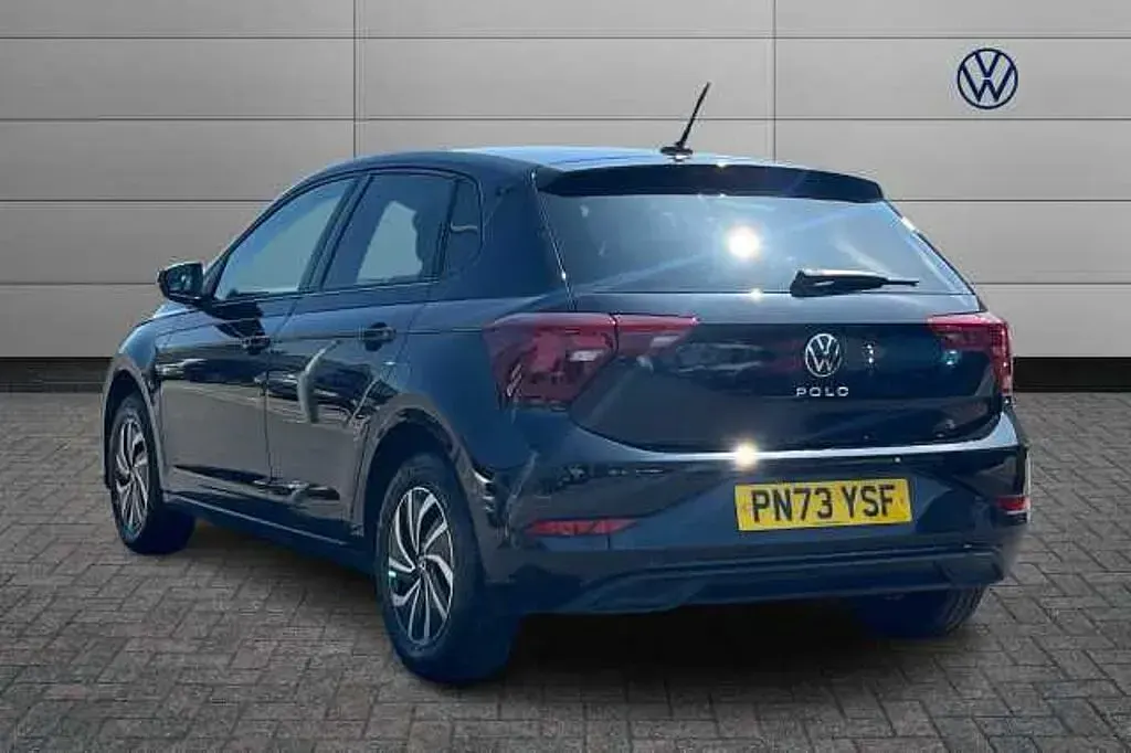 Used VW Polo Life 80 HP (58 kW) 2023 Black Hatchback