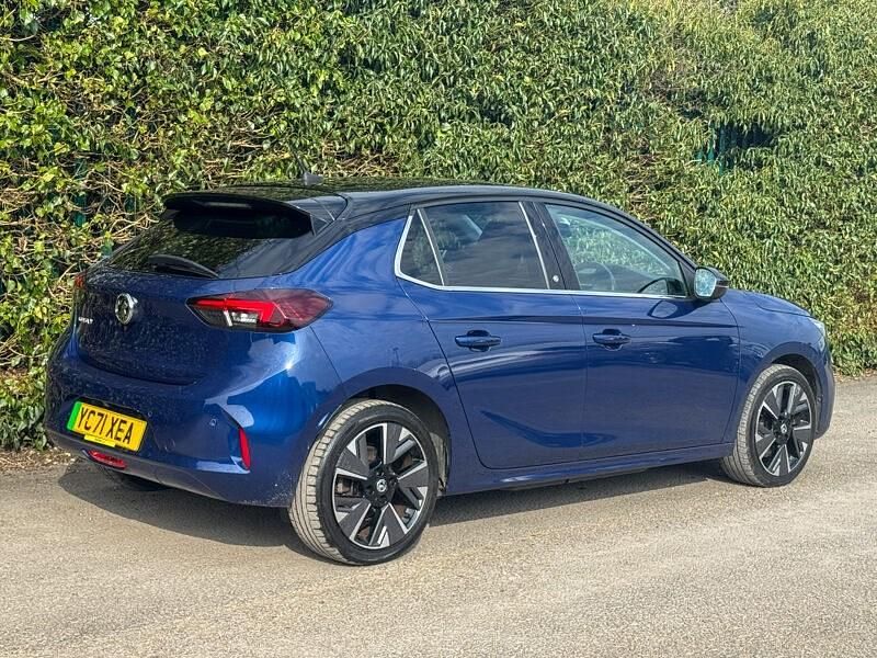 Second-hand Vauxhall Corsa-e Elite 100 kW (136 CP) 2020 Albastru Hatchback