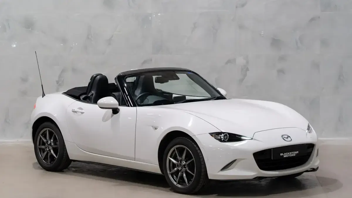 Begagnad Mazda MX5 Exclusive-Line 132 HK (97 kW) 2023 Vit Cab