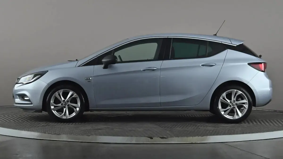 Used Vauxhall Astra SRi 150 HP (110 kW) 2019 Silver Hatchback