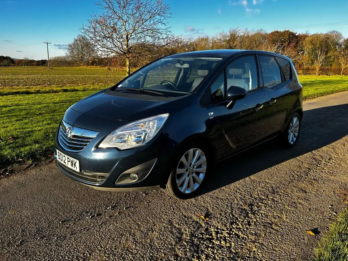 Used Vauxhall Meriva 98 HP (72 kW) 2012 Blue MPV