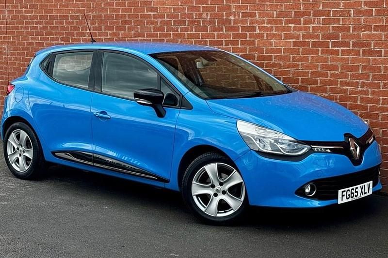 Blue Used 2015 Renault Clio IV Dynamique Hatchback | £5,900 (Fair price) - Image 1/1