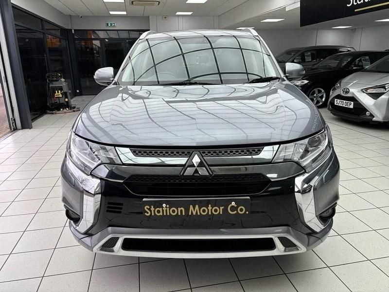 Used Mitsubishi Outlander 209 HP (153 kW) 2018 Grey SUV