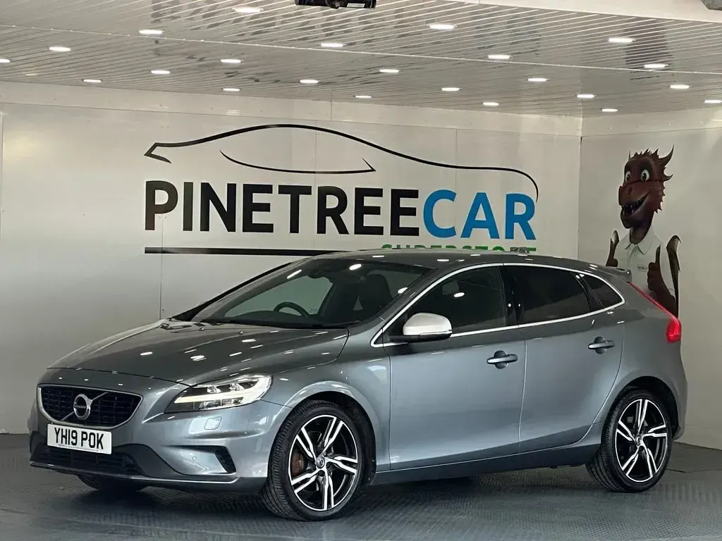 Used Volvo V40 R-Design 152 HP (111 kW) 2019 Grey Hatchback