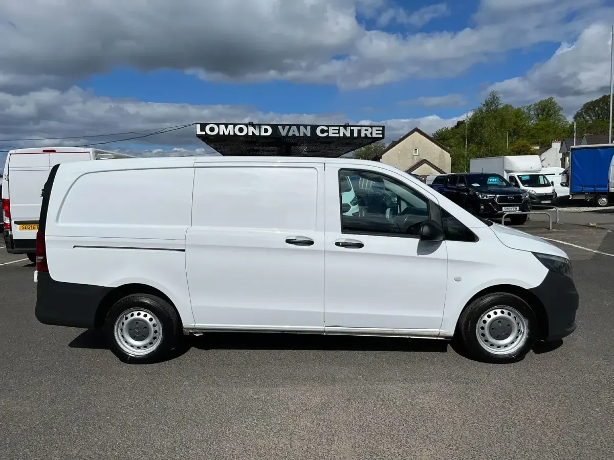 Begagnad Mercedes Vito 2019 Vit Van