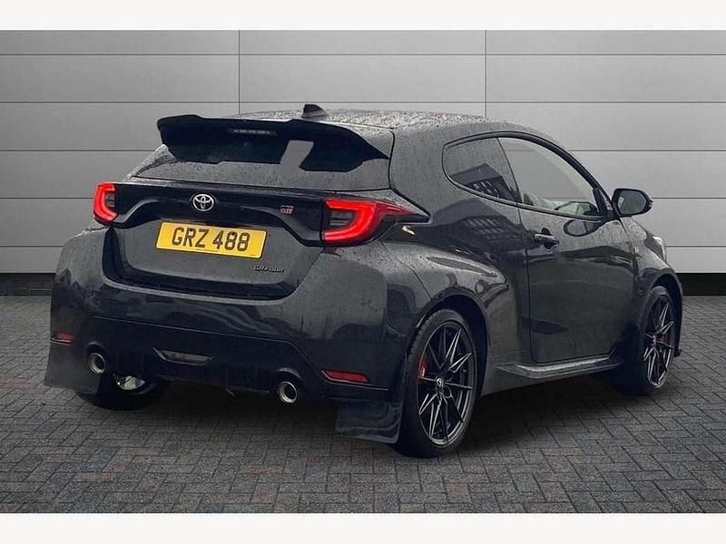 Used Toyota Yaris 257 HP (189 kW) 2021 Black Hatchback