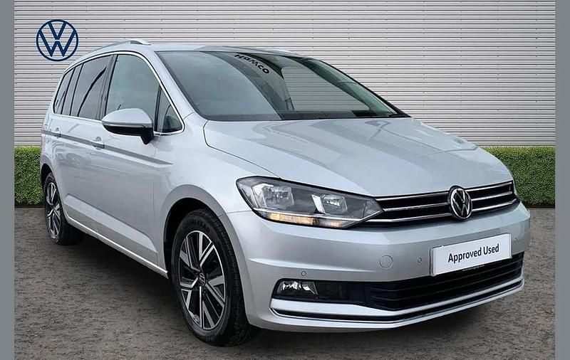 Used VW Touran SEL 150 HP (110 kW) 2022 Silver MPV