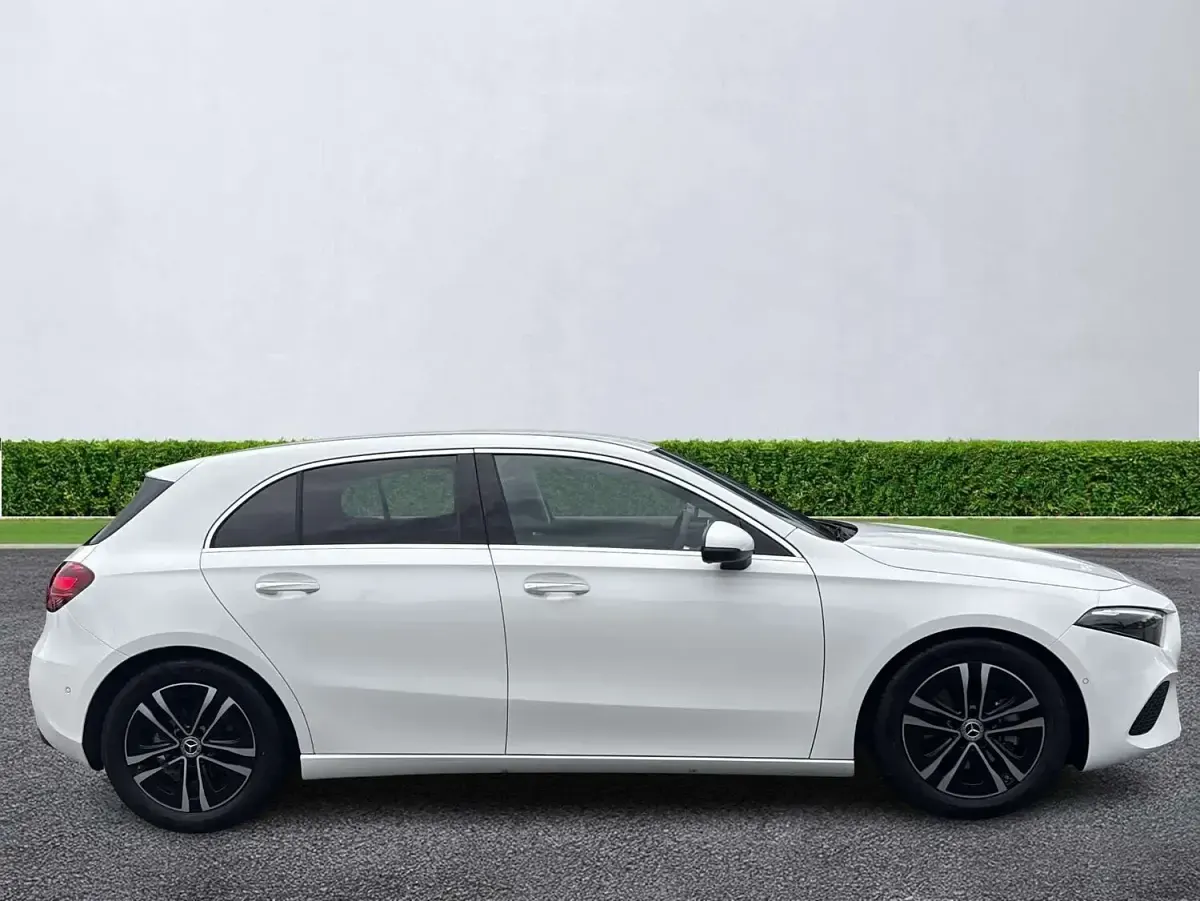 Used Mercedes A180 Executive 136 HP (100 kW) 2024 White Hatchback