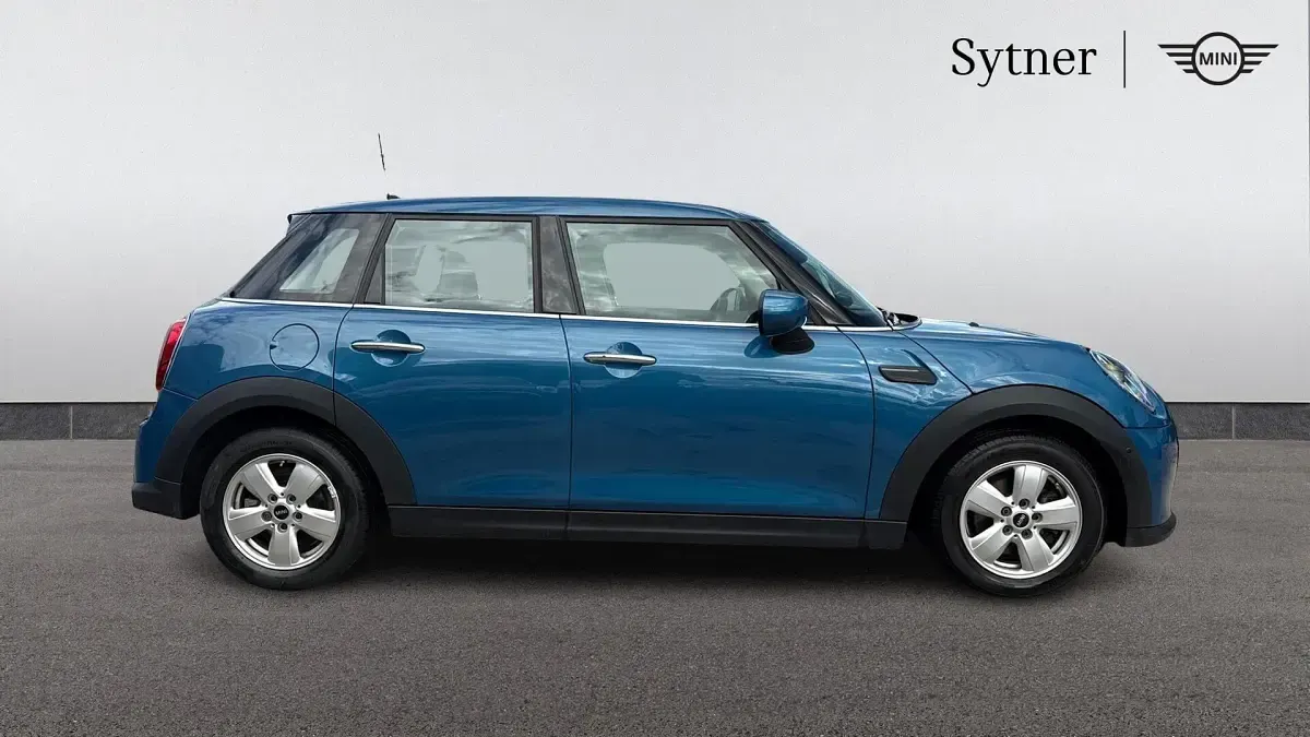 Used Mini Cooper Classic 134 HP (98 kW) 2022 Blue Hatchback