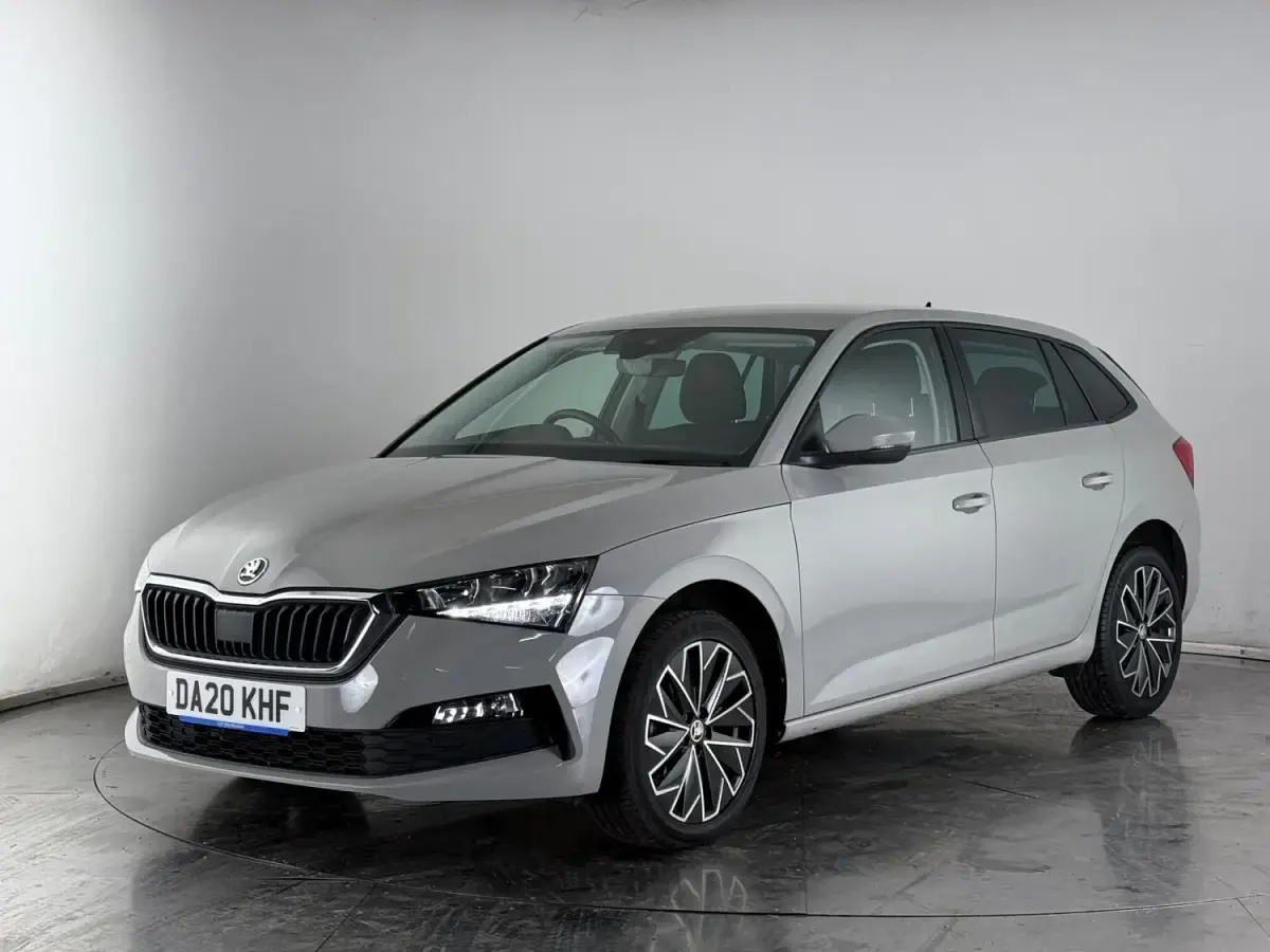Usado Skoda Scala SE L 2020 Gris Utilitario