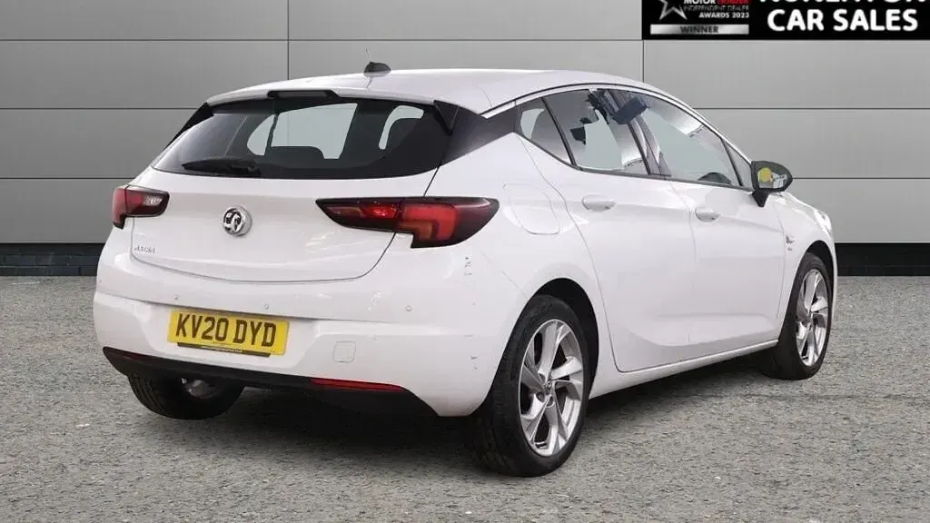 Gebraucht Vauxhall Astra SRi 145 PS (106 kW) 2020 Weiß Kleinwagen