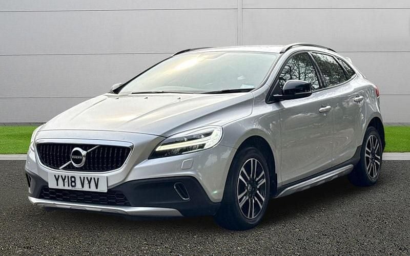 Usado Volvo V40 Plus 152 HP (111 kW) 2018 Prateado Citadino