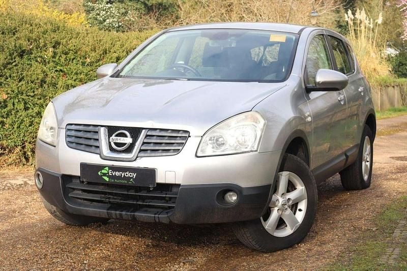 Used Nissan Qashqai Acenta 114 HP (83 kW) 2008 Silver SUV