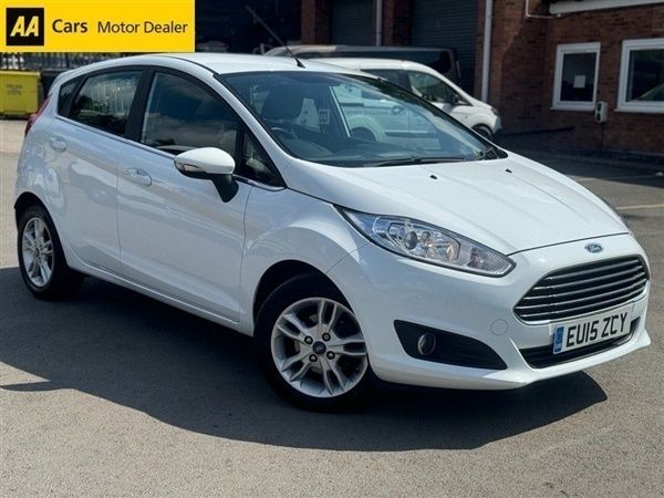 White Used 2015 Ford Fiesta Zetec Hatchback | £7,595 (Fair price) - Image 1/1