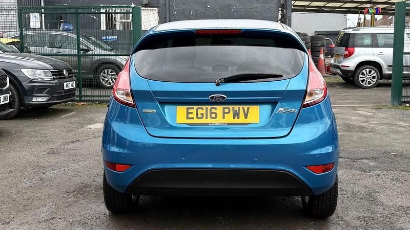 Used Ford Fiesta Zetec 2016 Blue Hatchback
