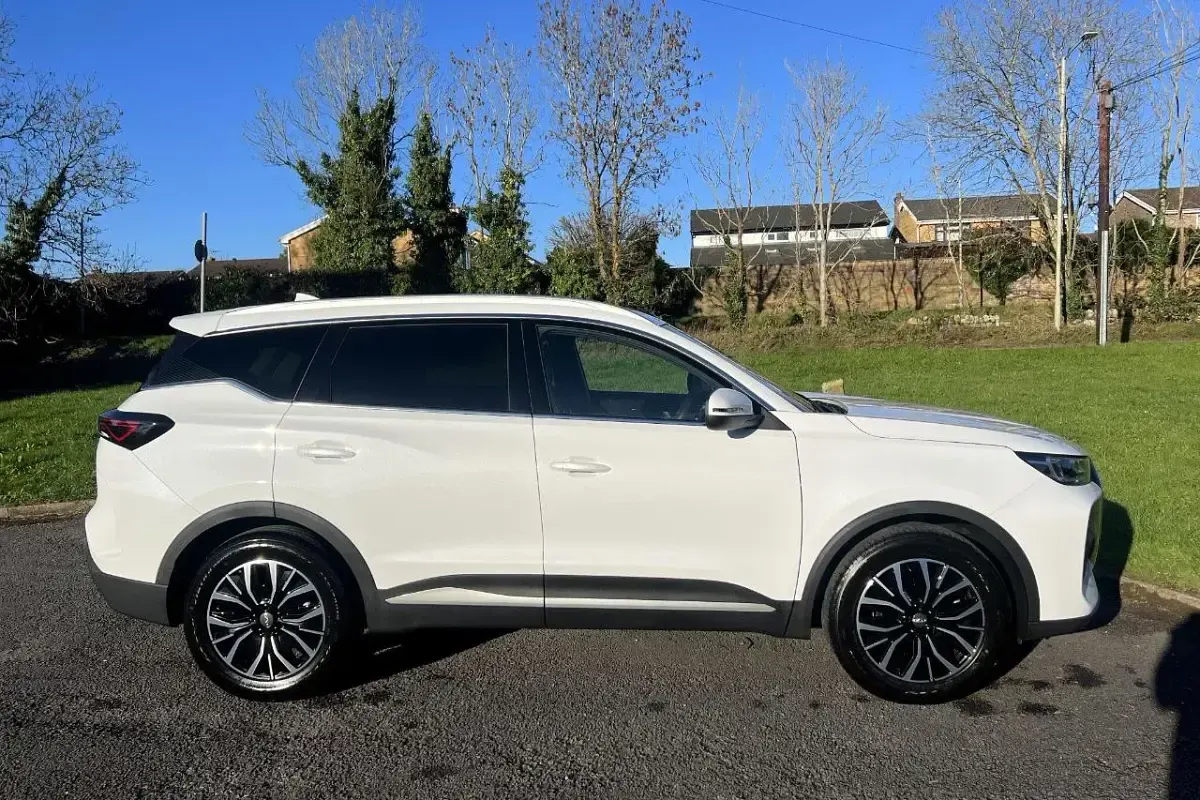 New Chery Tiggo 7 145 HP (106 kW) 2025 White SUV