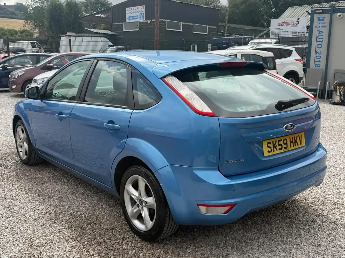 Used Ford Focus Zetec 2009 Blue Hatchback