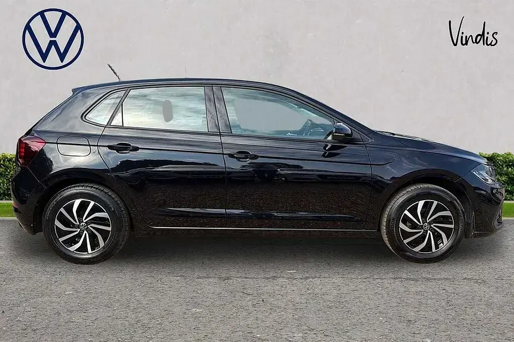 Used VW Polo Life 95 HP (69 kW) 2024 Black Hatchback
