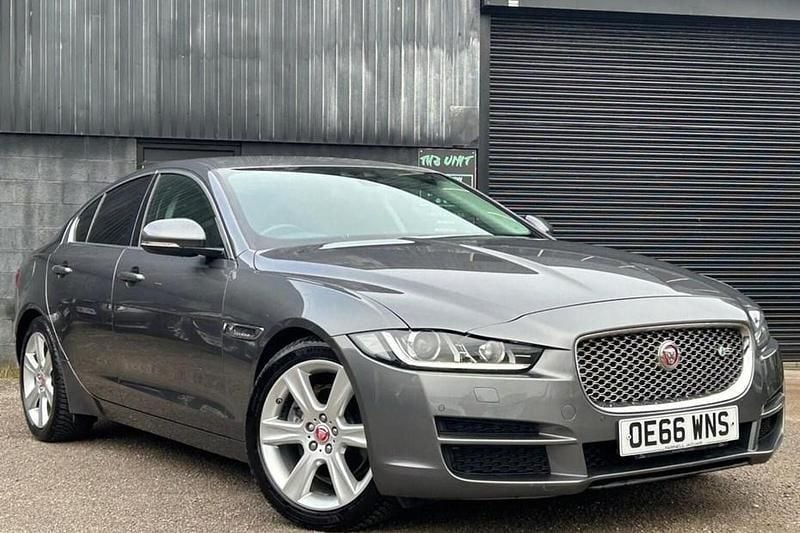 Used Jaguar XE Portfolio 180 HP (132 kW) 2017 Grey Sedan