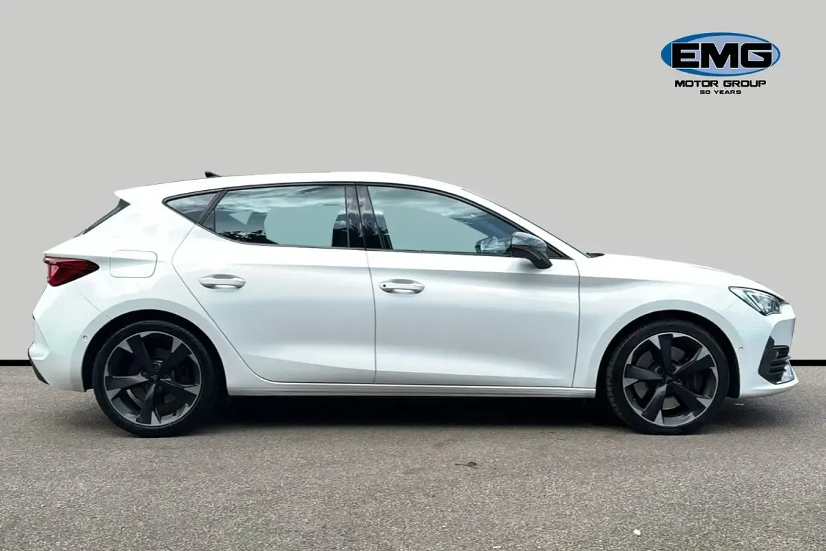 Used Cupra Leon VZ1 245 HP (180 kW) 2023 White Hatchback