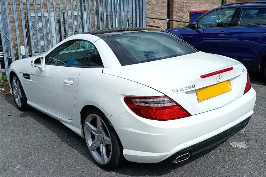 Used Mercedes SLK250 AMG 204 HP (150 kW) 2014 White Cabriolet