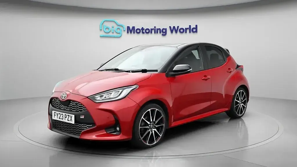Used Toyota Yaris Hybrid Sport 116 HP (85 kW) 2023 Red Hatchback
