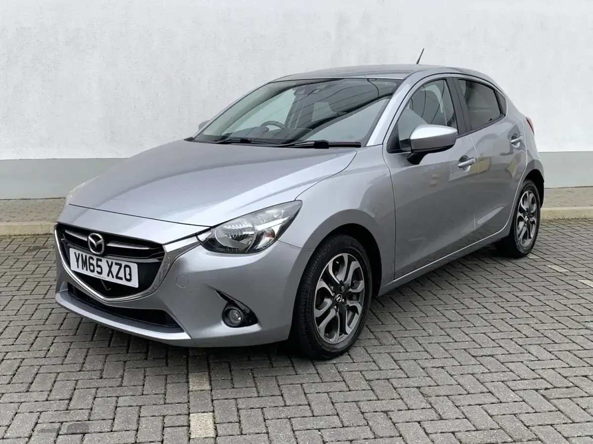 Gebraucht Mazda 2 Inclusive 105 PS (77 kW) 2016 Silber Kleinwagen
