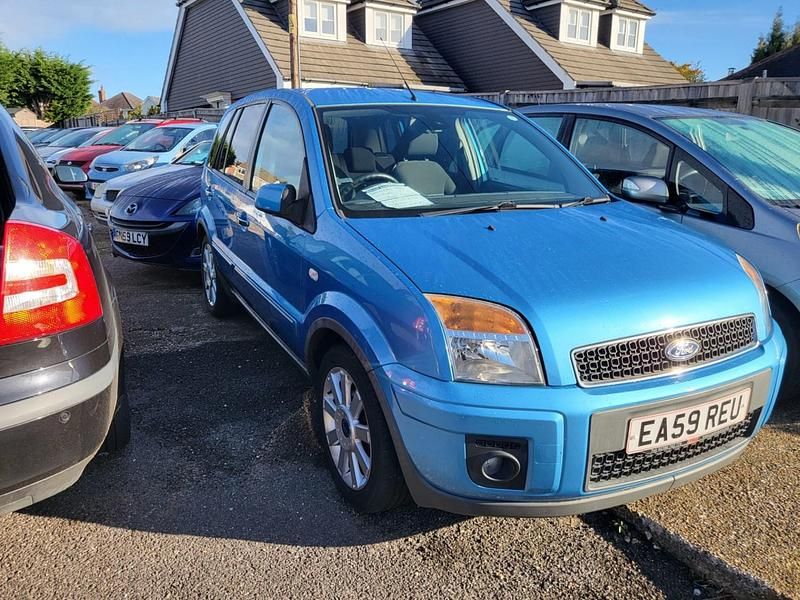 Blue Used 2009 Ford Fusion Titanium Hatchback | £2,495 (Fair price) - Image 1/4