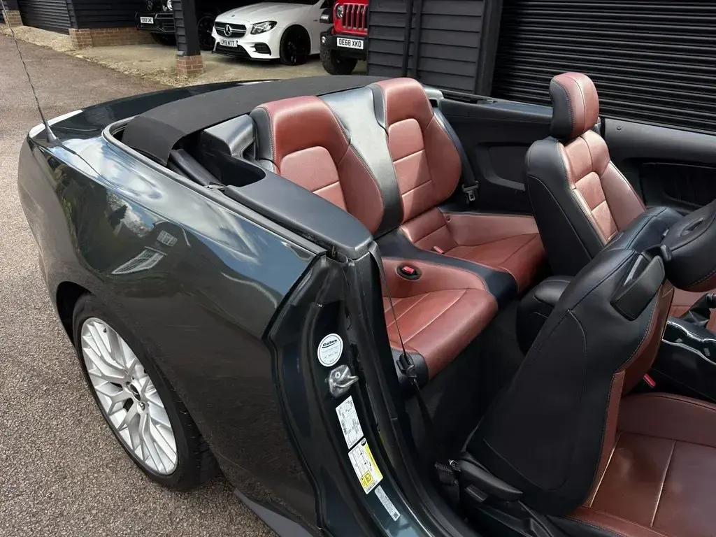 Used Ford Mustang Convertible 317 HP (233 kW) 2016 Green Cabriolet