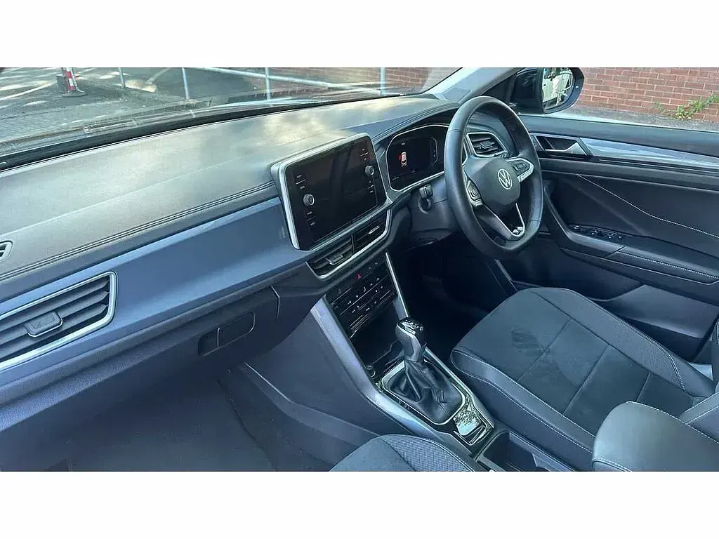 Used VW T-Roc Style 150 HP (110 kW) 2025 Deep black pearl SUV