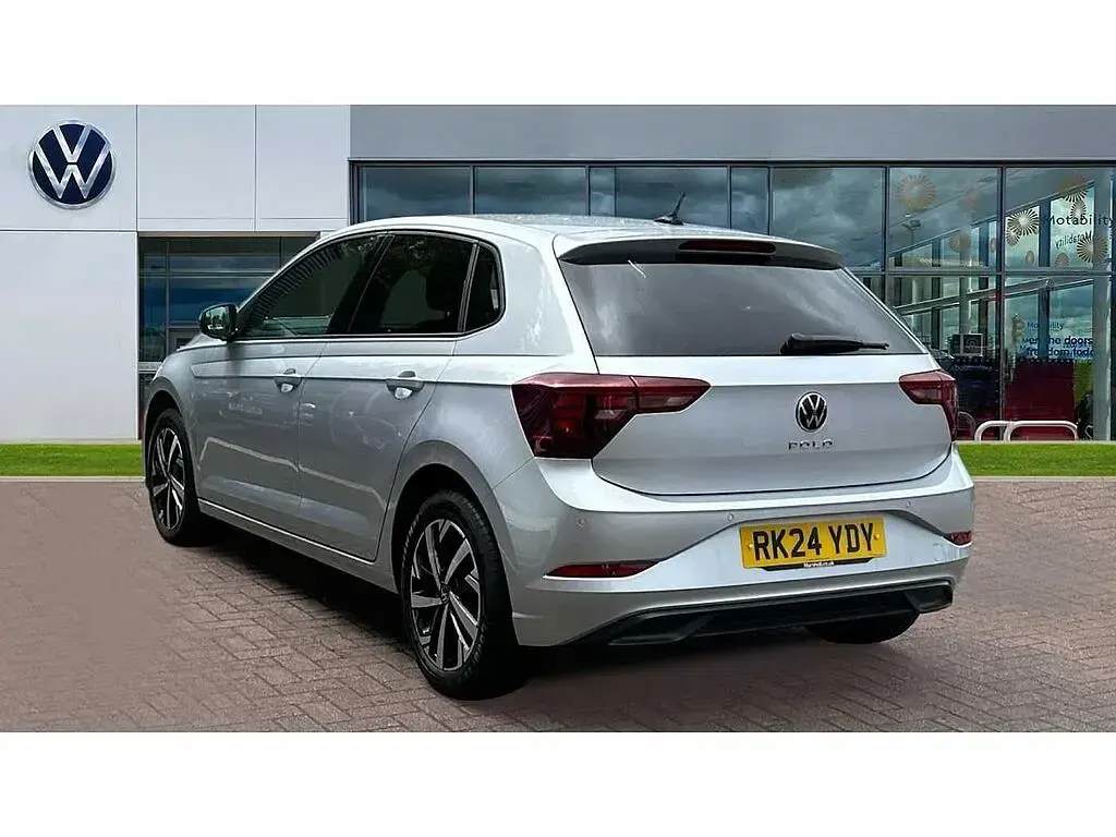 Used VW Polo Life 95 HP (69 kW) 2024 Silver Hatchback