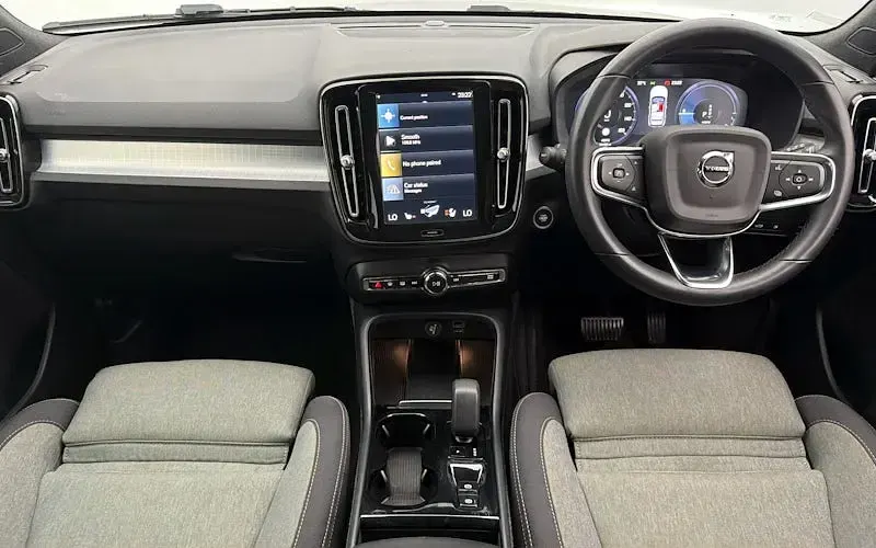 Used Volvo XC40 Plus 211 HP (155 kW) 2022 Black SUV